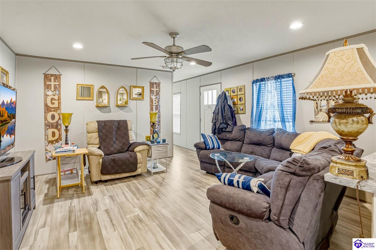 22 Cedar Hill Drive Property Photo 7