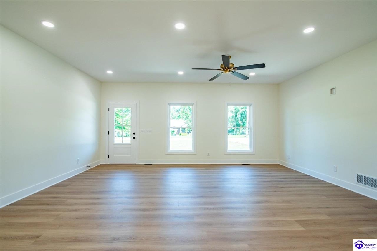 707 Roswell Drive Property Photo 8