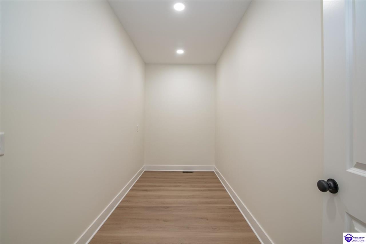 707 Roswell Drive Property Photo 25