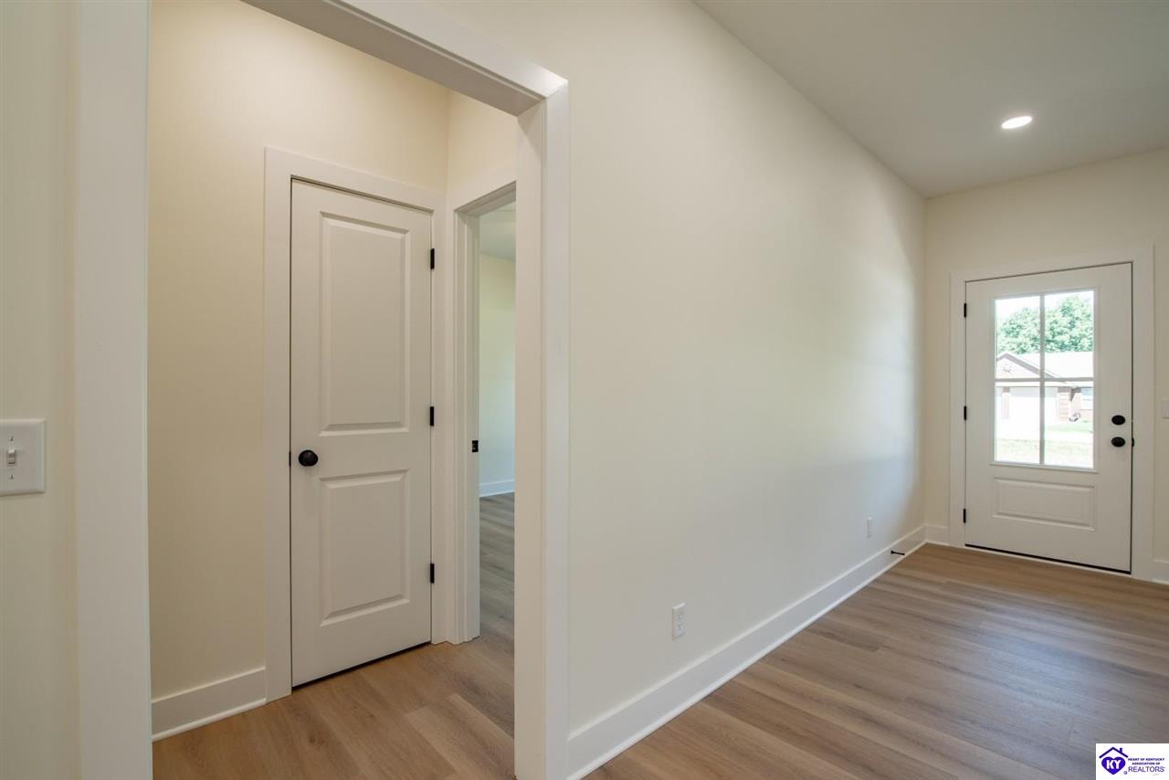 707 Roswell Drive Property Photo 45