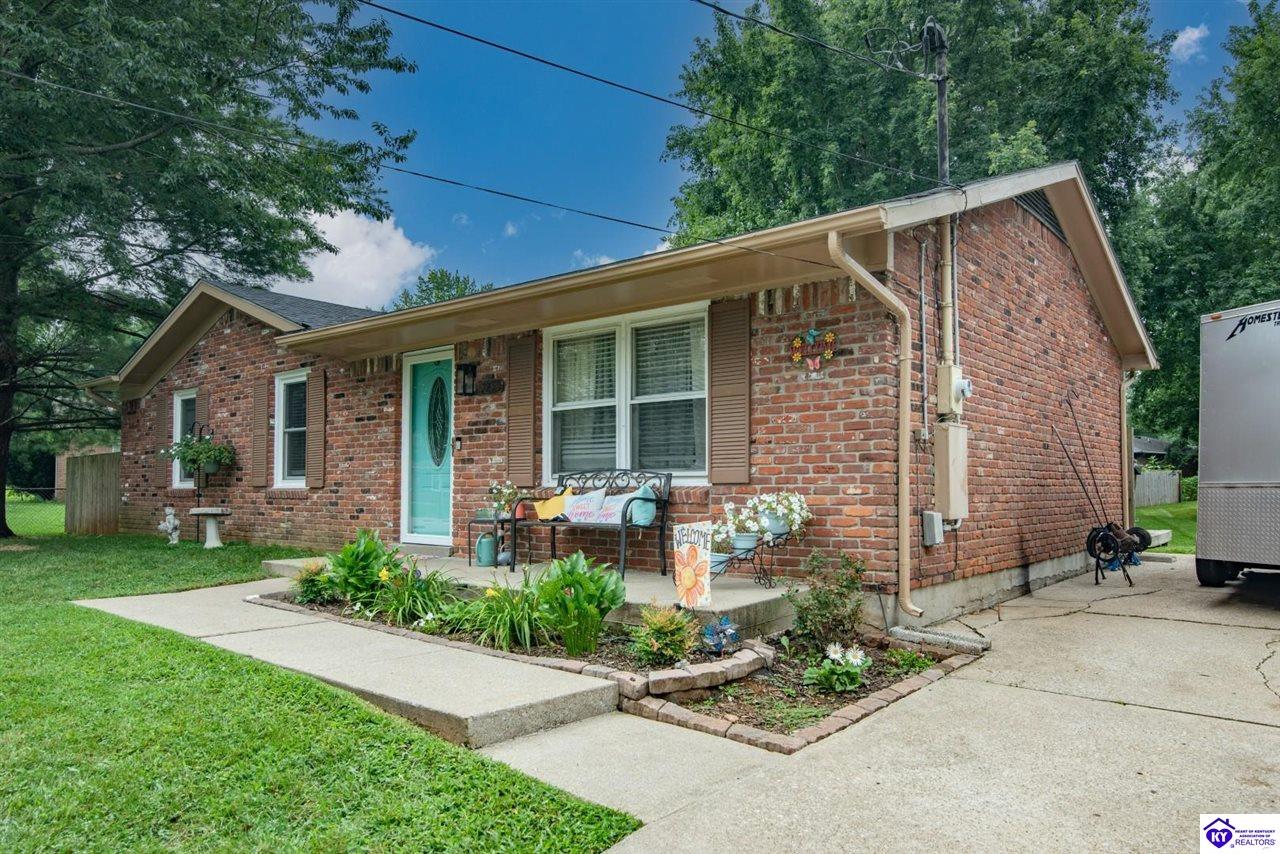 225 Beechwood Drive Property Photo 1