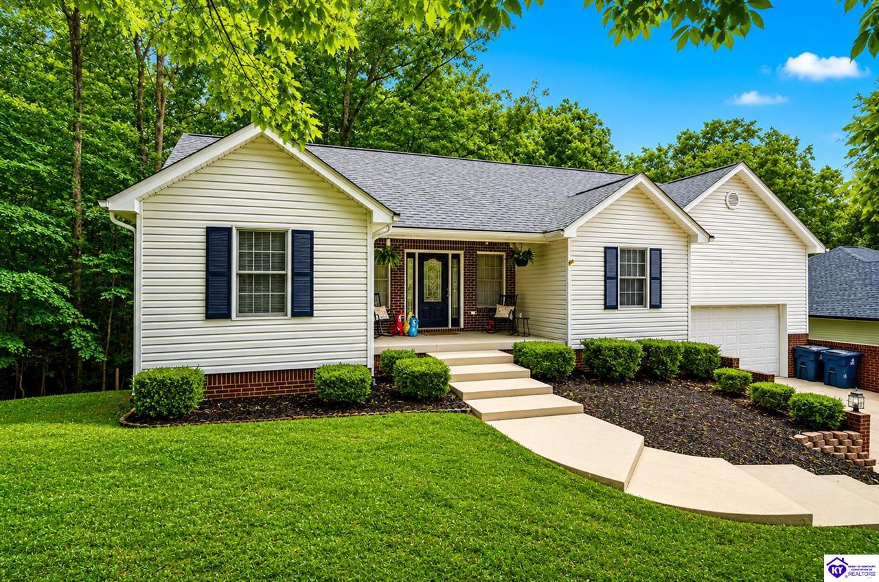 310 Catbird Road Property Photo 4