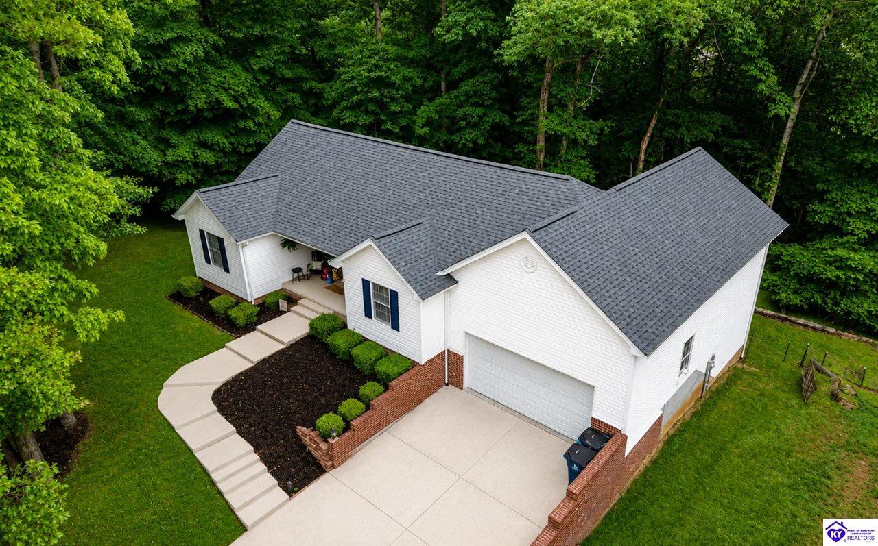 310 Catbird Road Property Photo 6