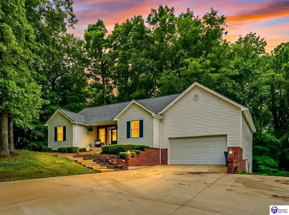 310 Catbird Road Property Photo 8