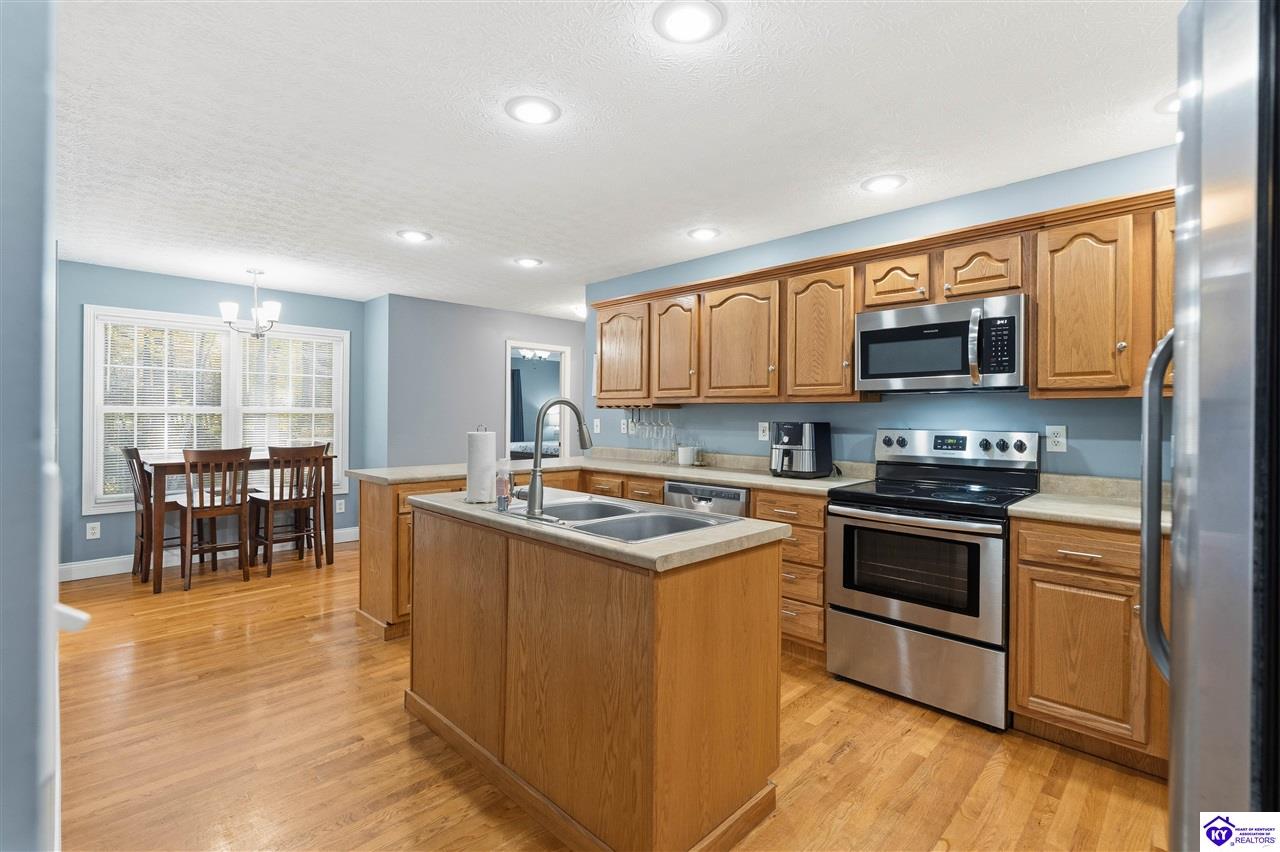 310 Catbird Road Property Photo 12