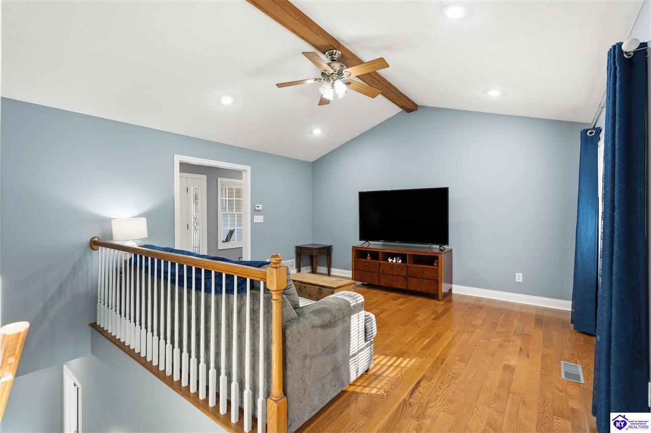 310 Catbird Road Property Photo 15