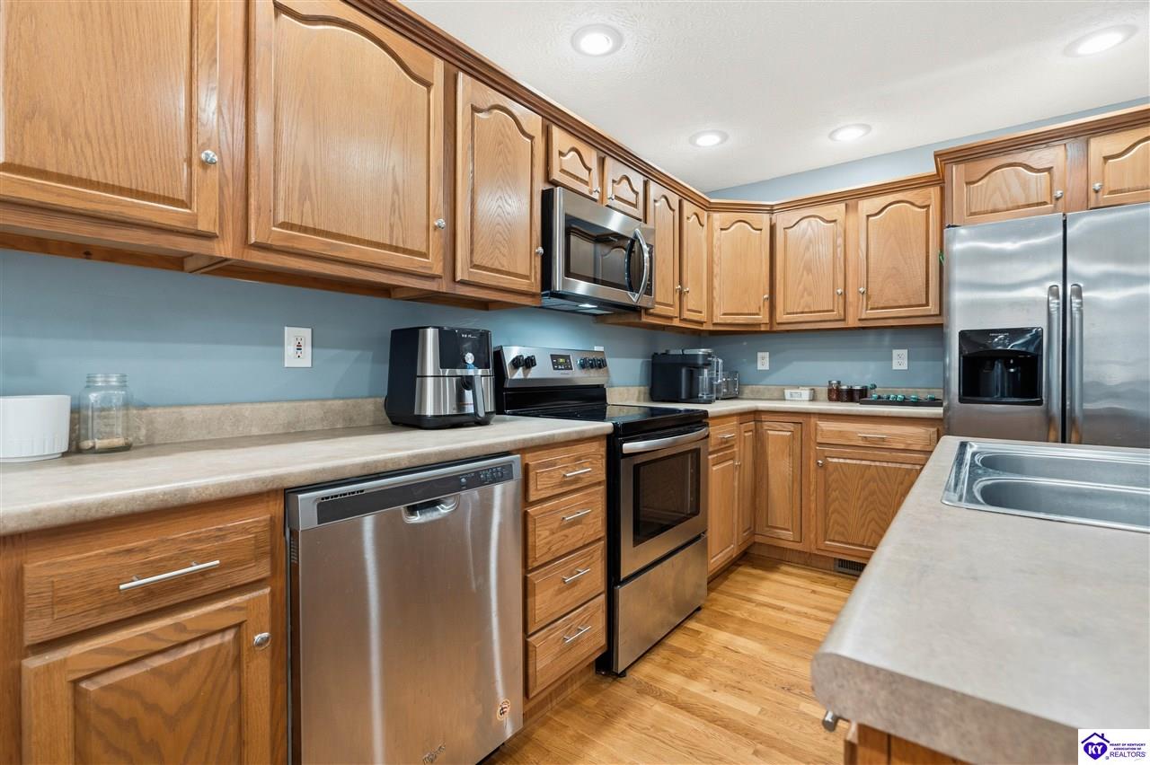 310 Catbird Road Property Photo 16