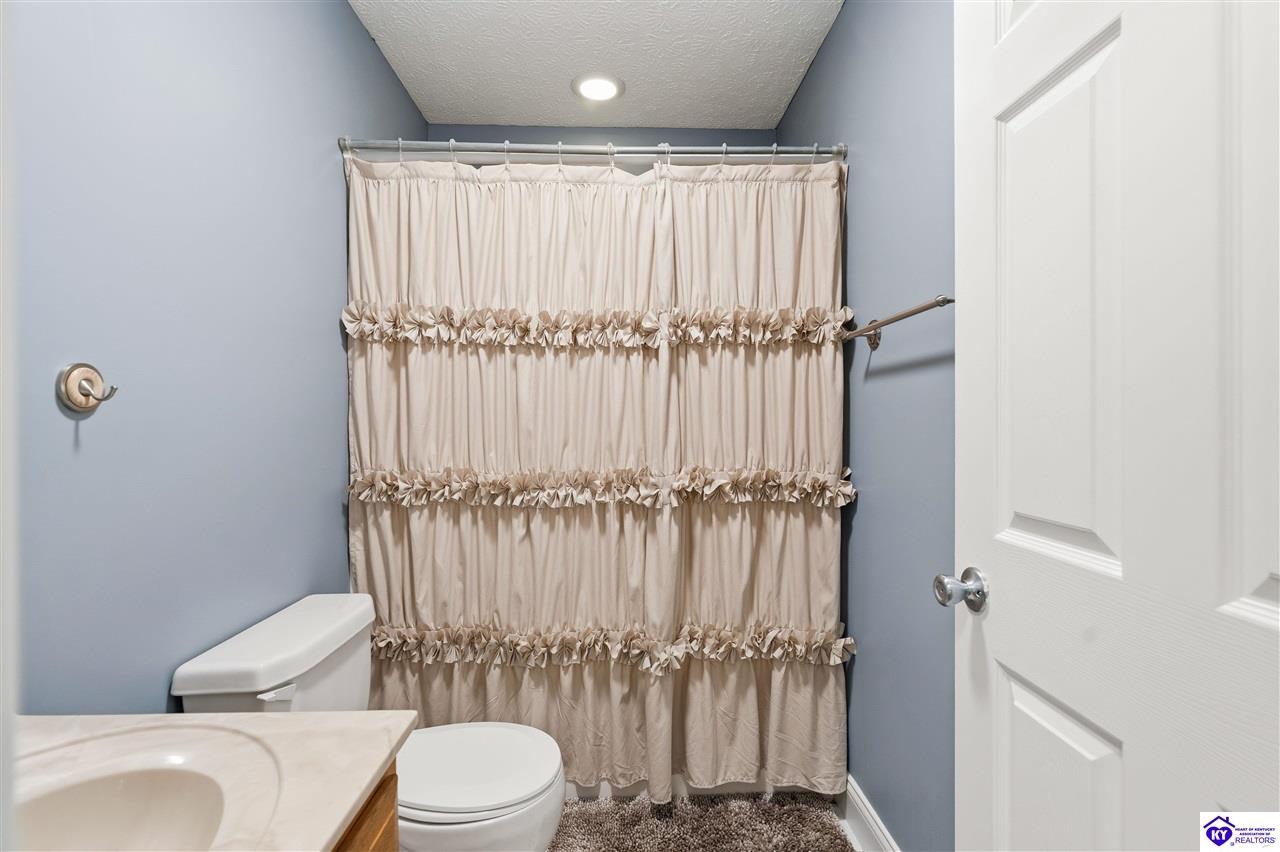 310 Catbird Road Property Photo 22