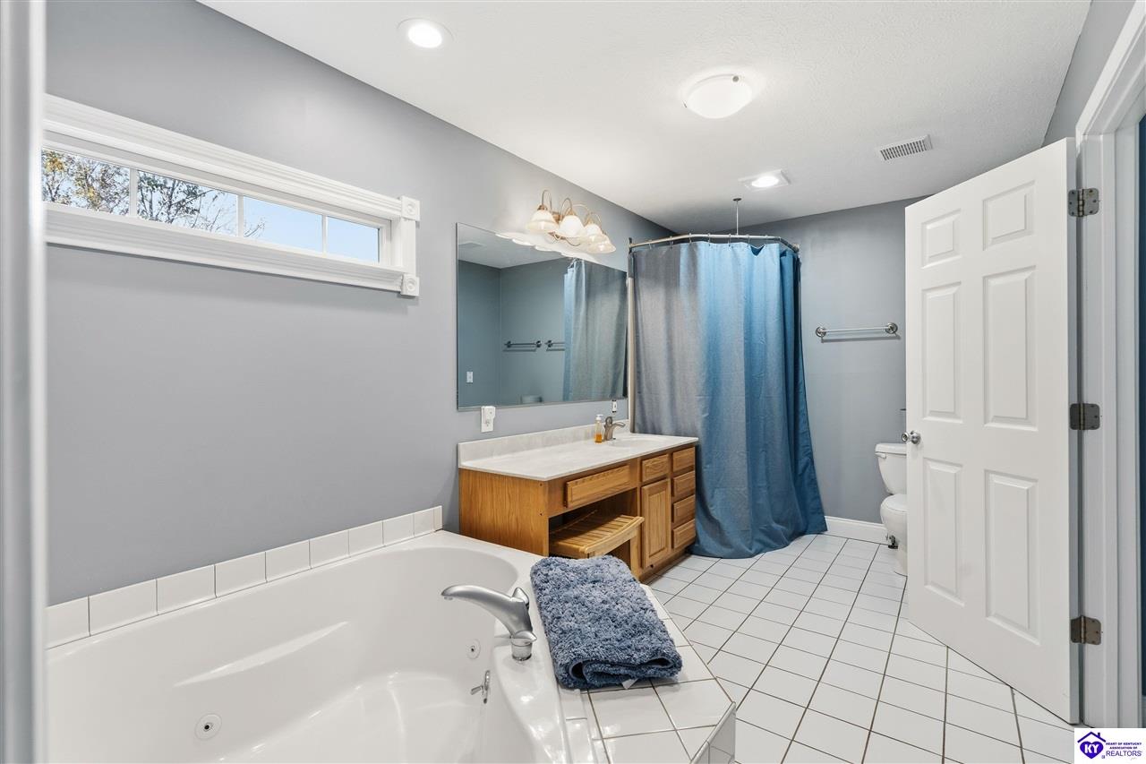 310 Catbird Road Property Photo 30