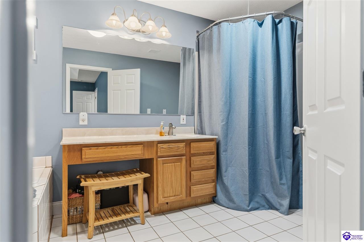 310 Catbird Road Property Photo 31