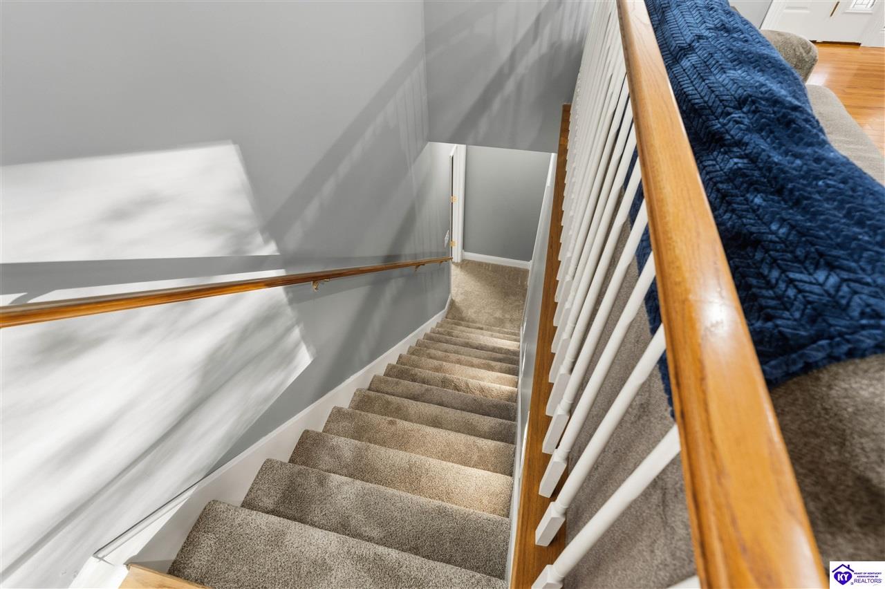 310 Catbird Road Property Photo 32