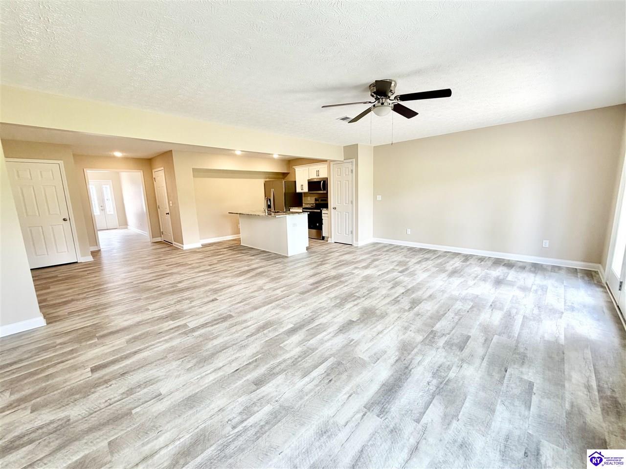 345/347 Breckinridge Circle Property Photo 5