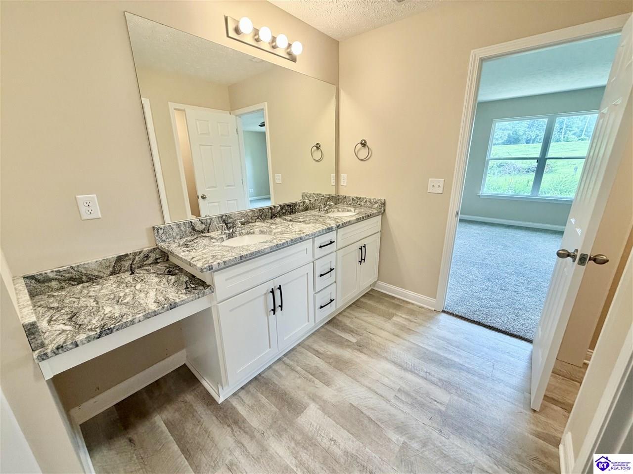 345/347 Breckinridge Circle Property Photo 13