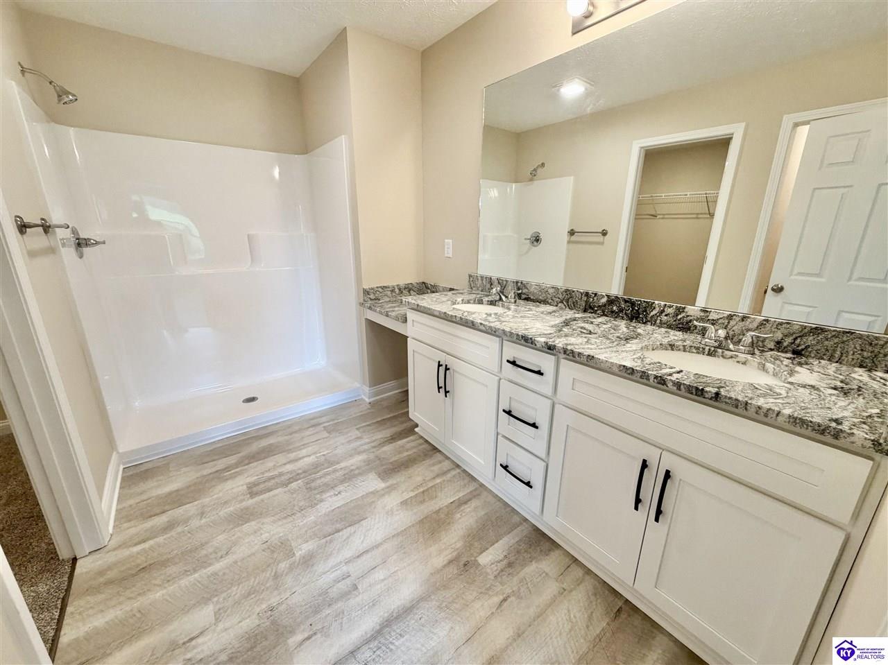 345/347 Breckinridge Circle Property Photo 14