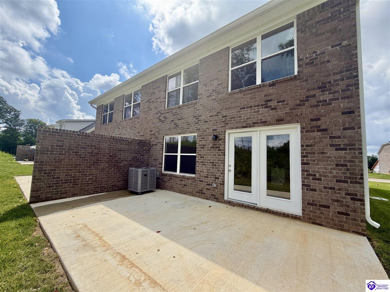 345/347 Breckinridge Circle Property Photo 15