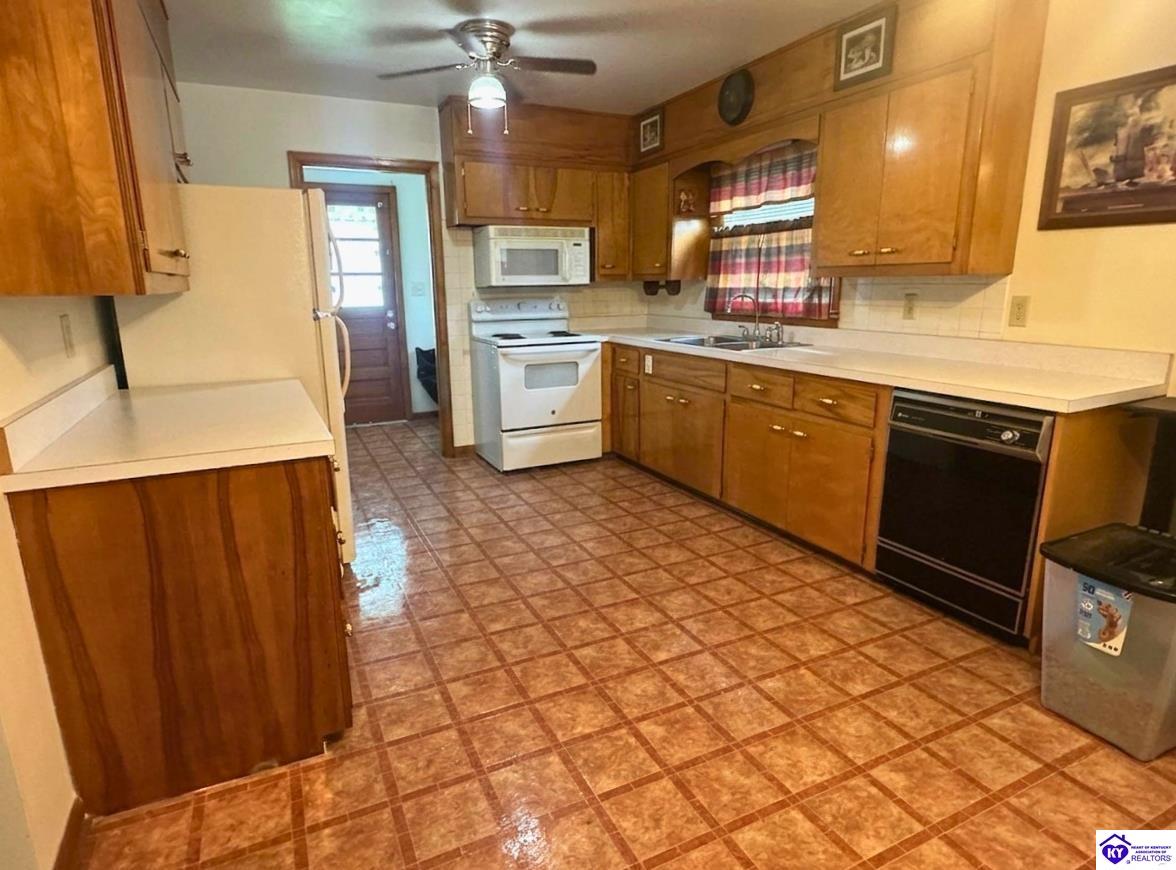 400 Lowell Avenue Property Photo 6