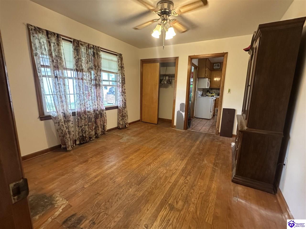 400 Lowell Avenue Property Photo 9