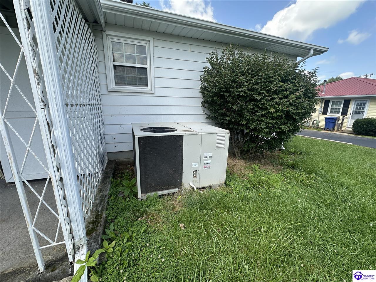 400 Lowell Avenue Property Photo 14