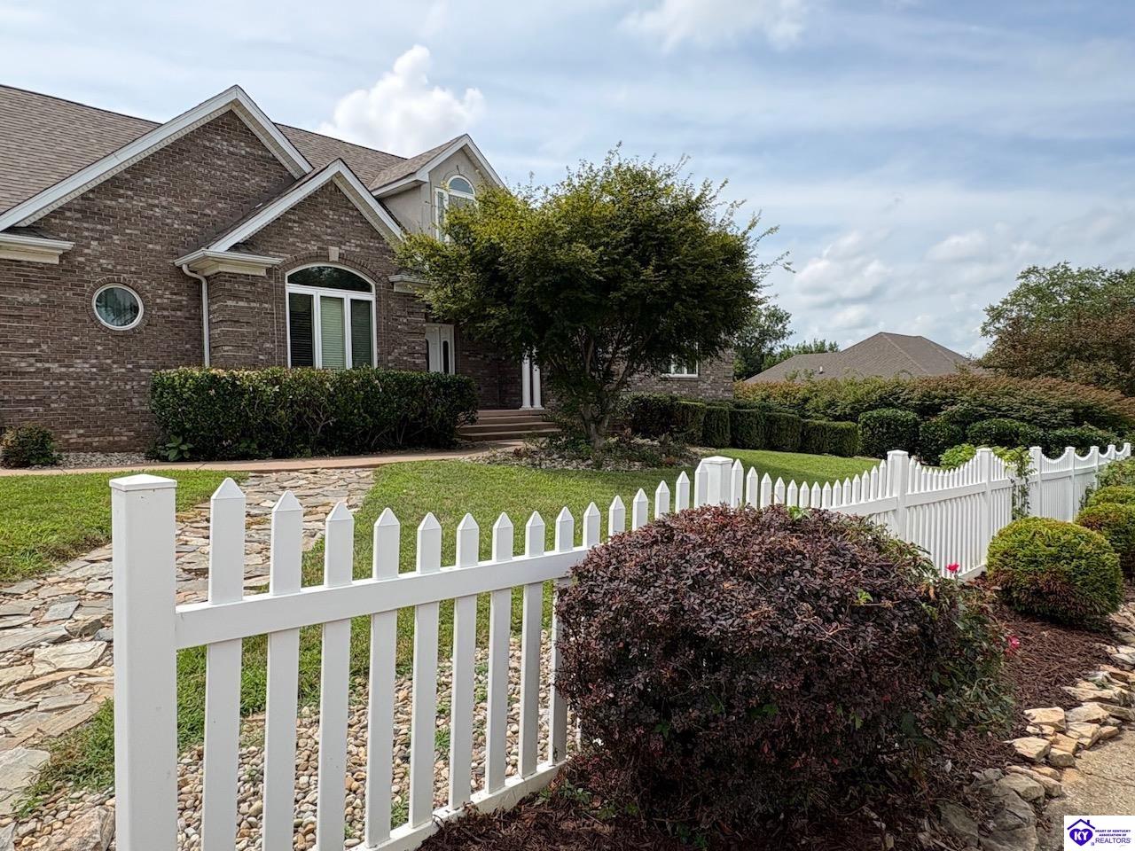 508 Langley Trace Property Photo 3