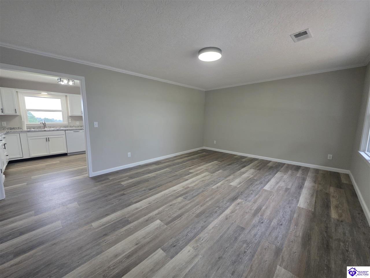 7792 Peonia Road Property Photo 4