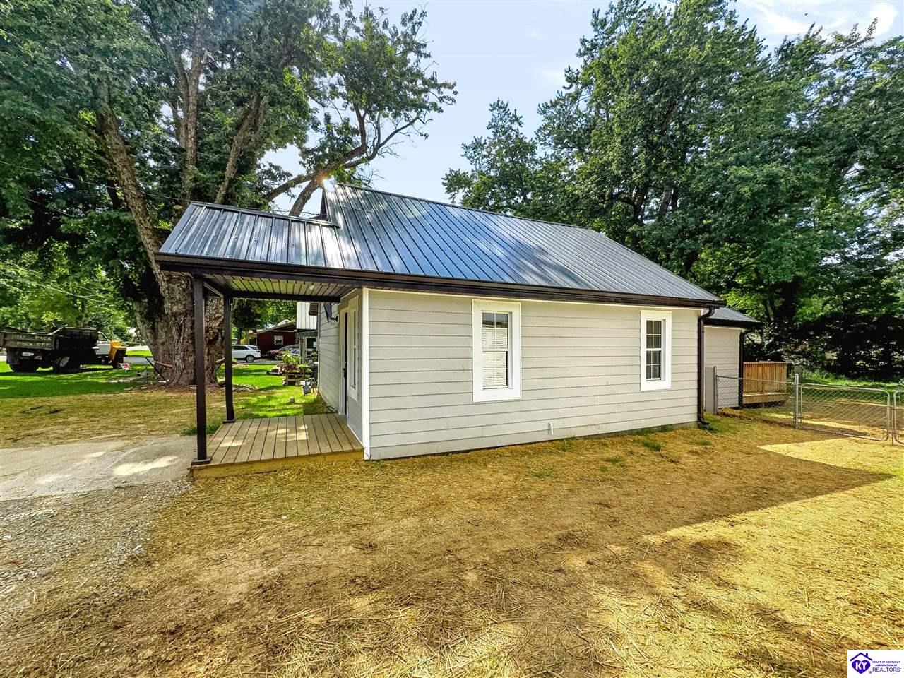 523 Millcreek Road Property Photo 3