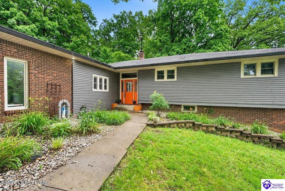 3140 Yorkshire Drive Property Photo 3