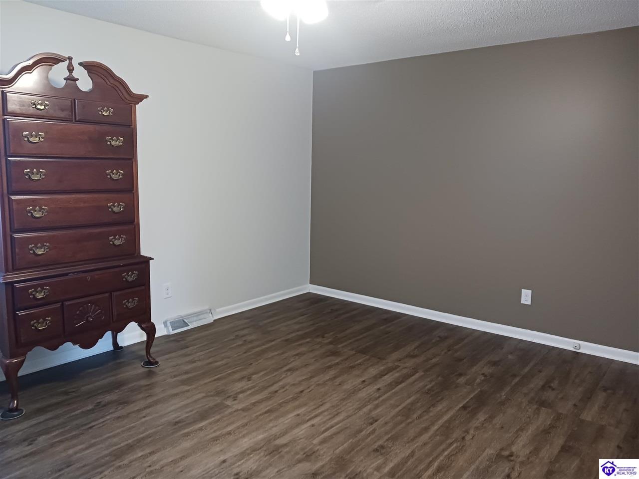 107 Botto Avenue Property Photo 9
