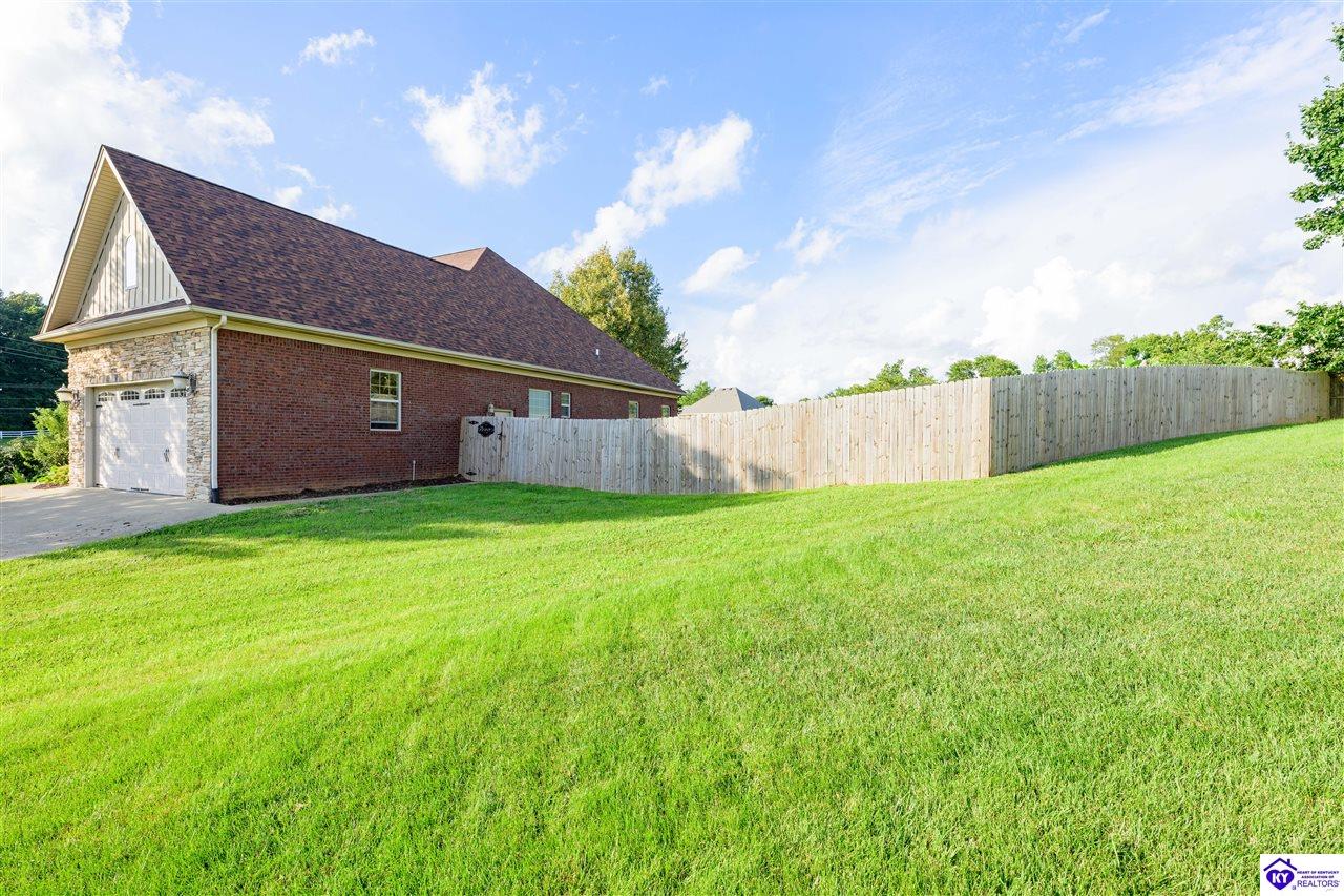731 Vanderbilt Drive Property Photo 8