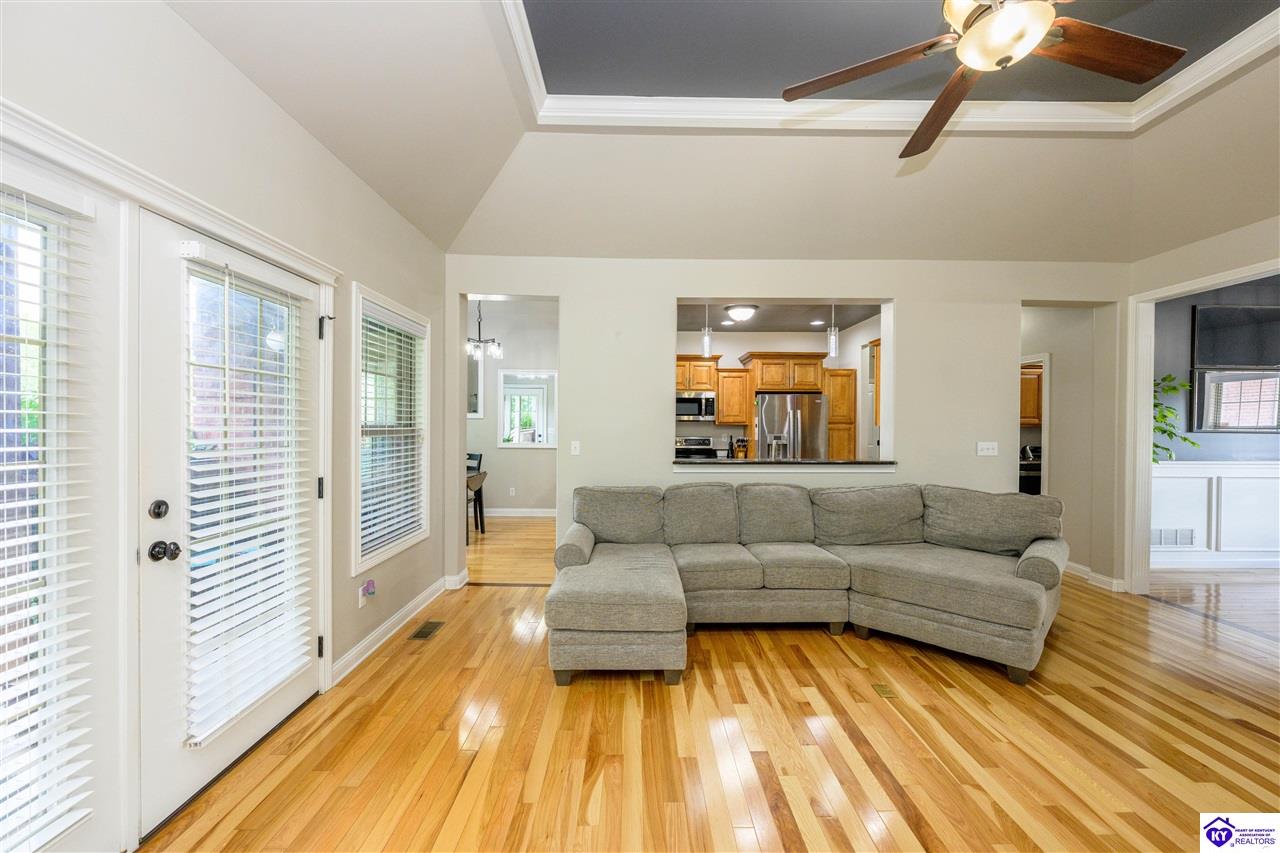 731 Vanderbilt Drive Property Photo 24