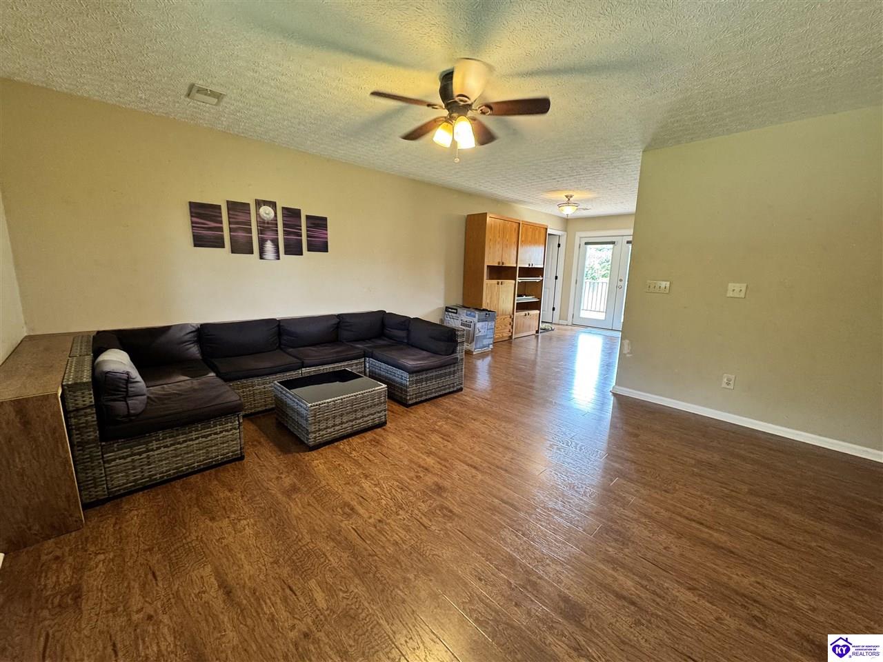 110 King Arthur Circle Property Photo 3