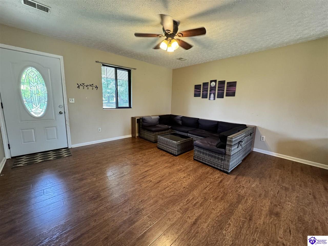 110 King Arthur Circle Property Photo 4