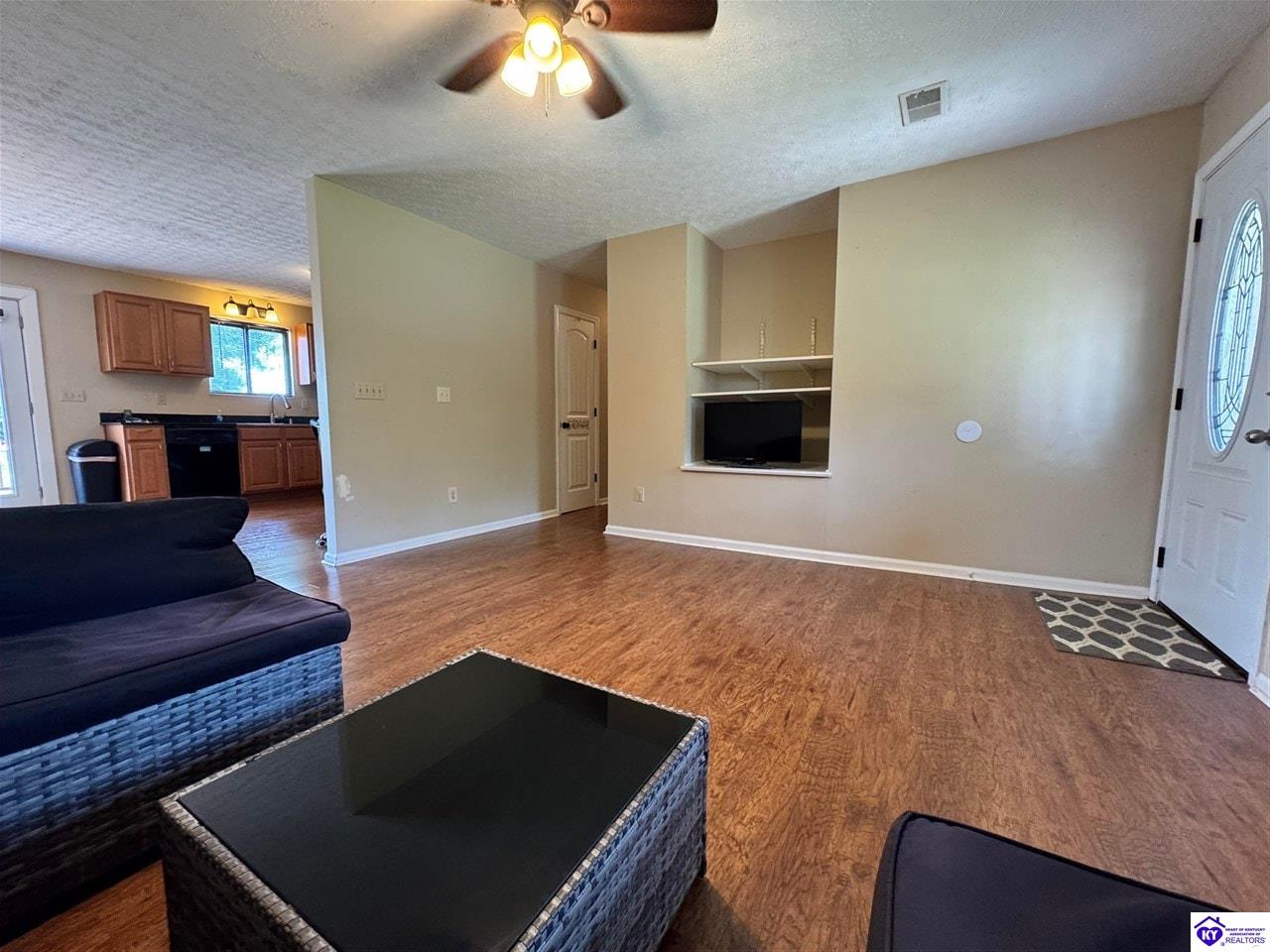 110 King Arthur Circle Property Photo 6
