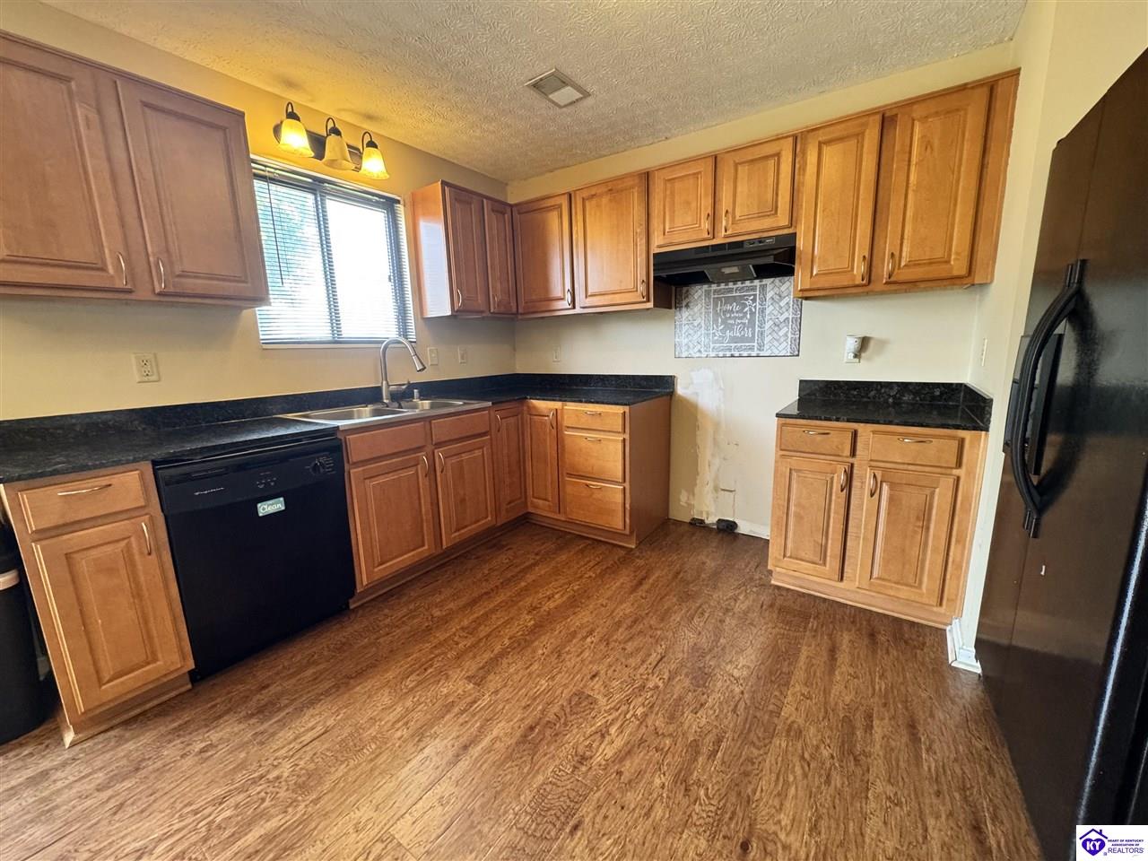 110 King Arthur Circle Property Photo 9