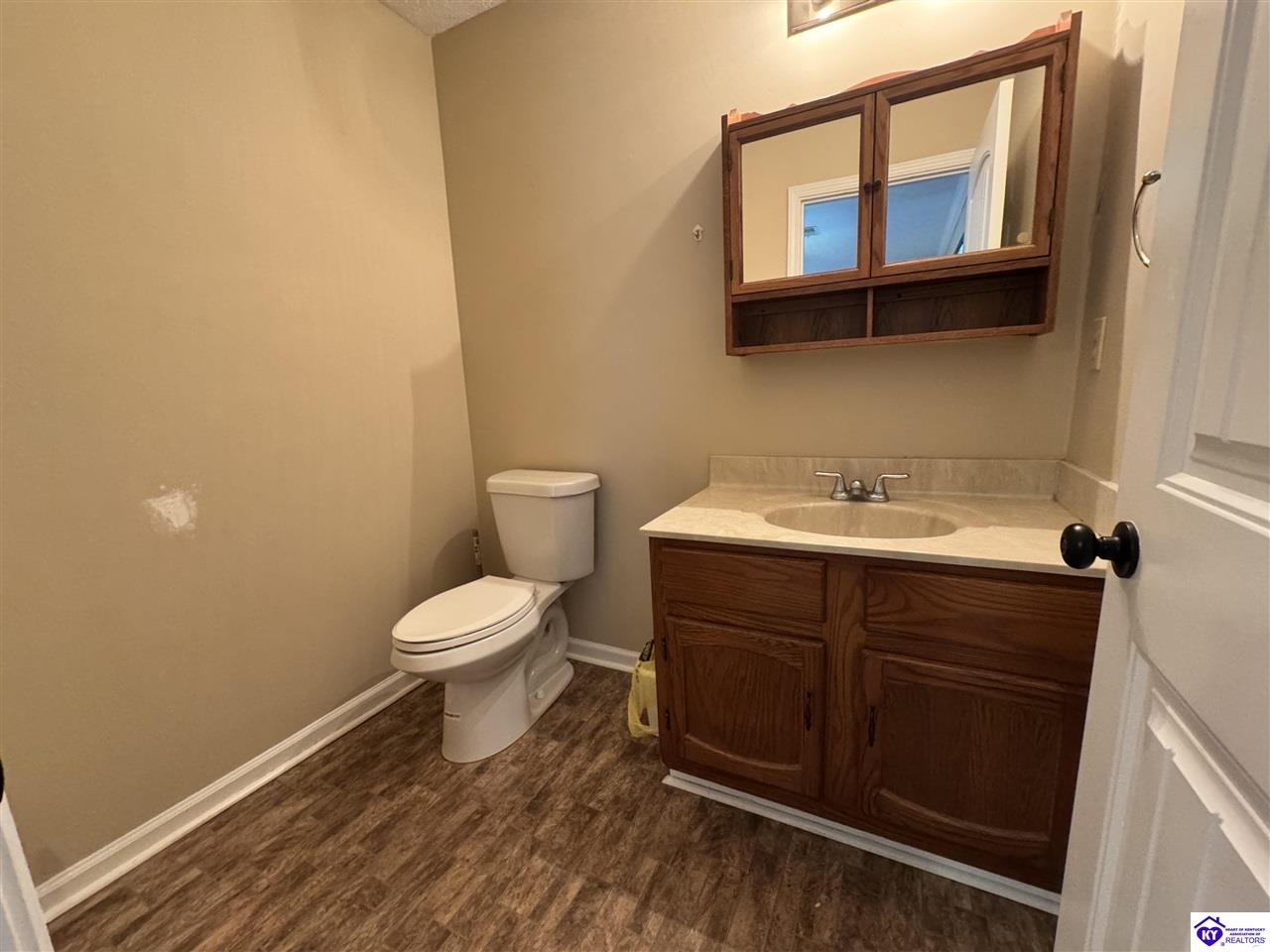 110 King Arthur Circle Property Photo 15