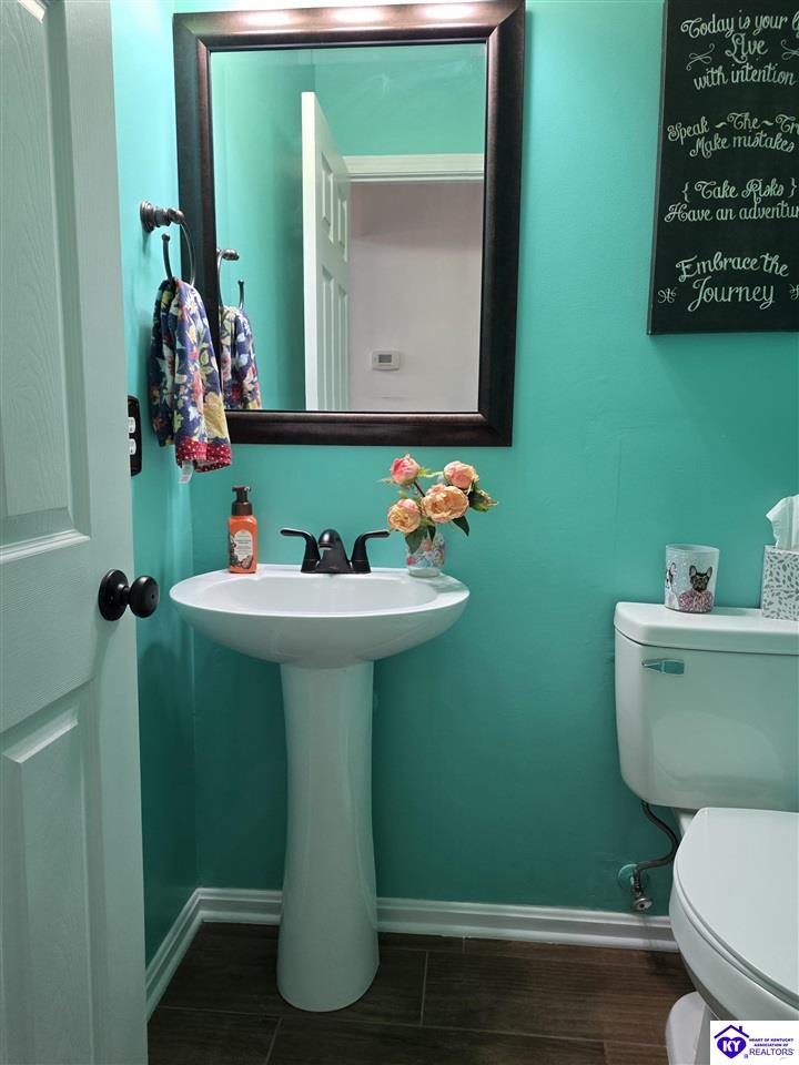 200 Greenleaf Drive Property Photo 28