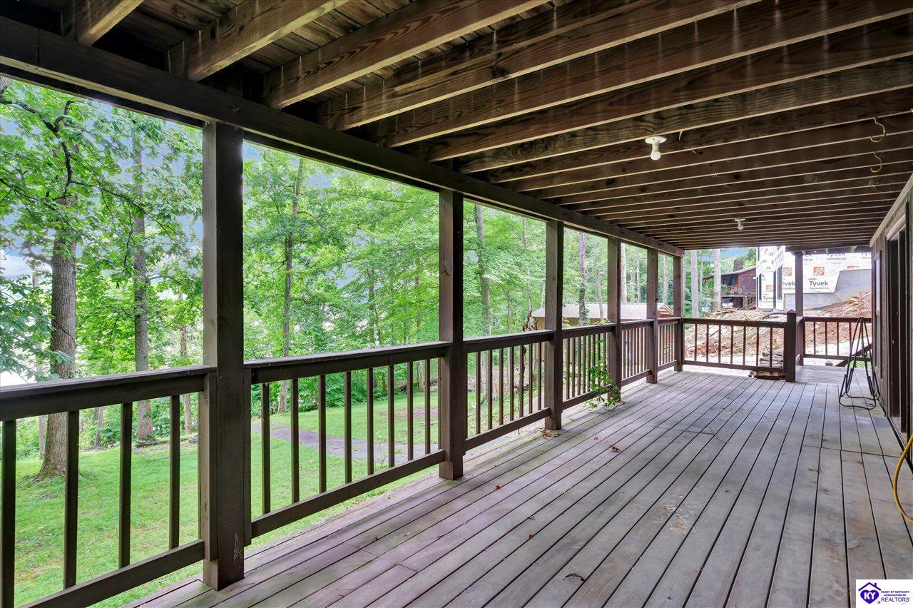 140 Hudson Road Property Photo 5