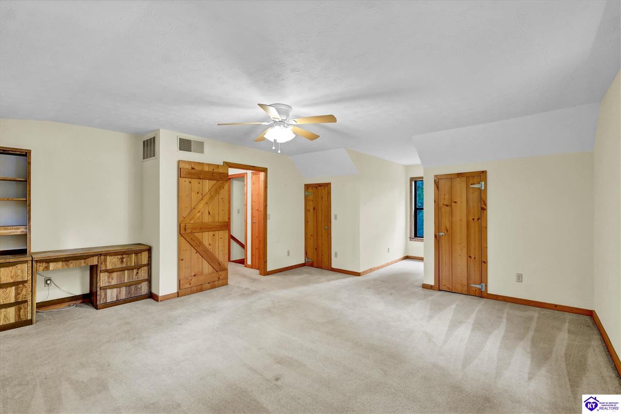 140 Hudson Road Property Photo 9