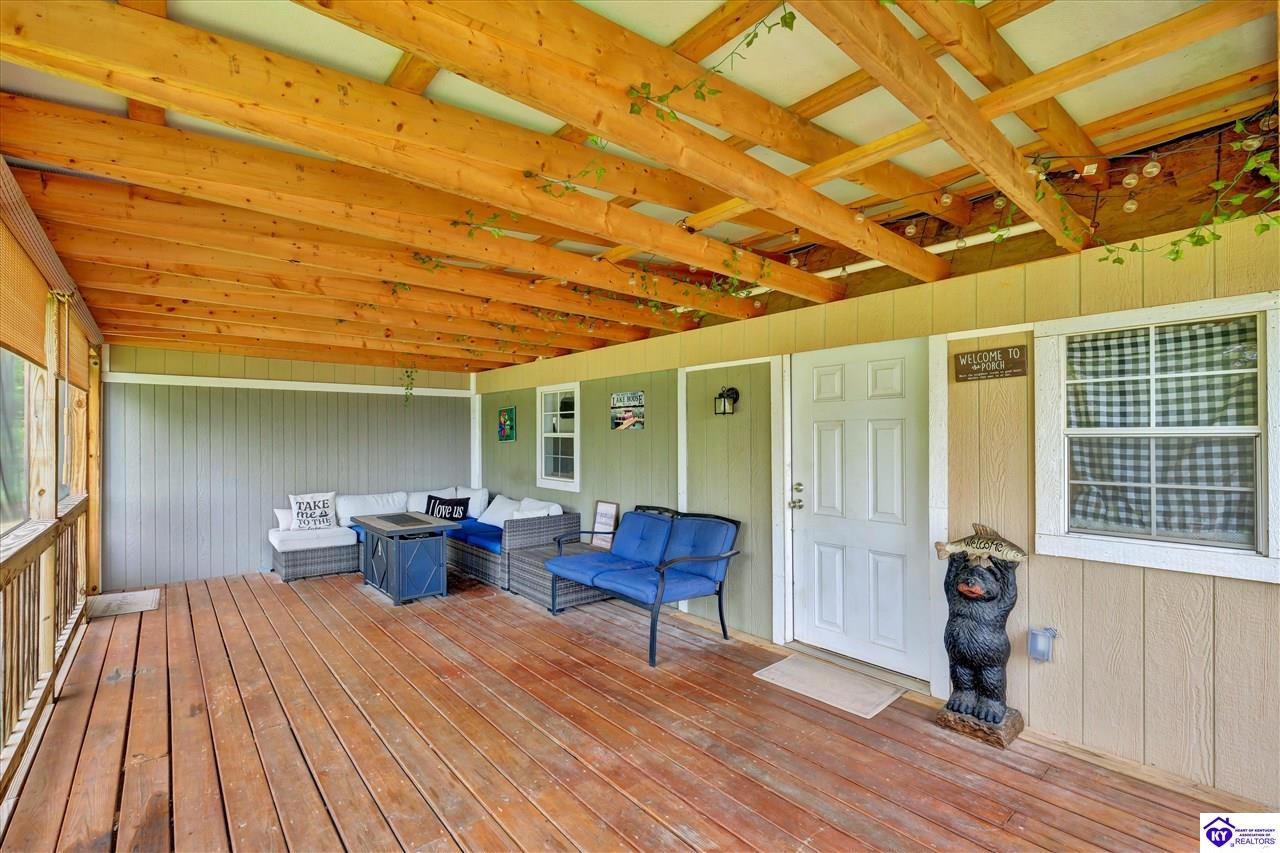 661 Pine Hurst Bay Property Photo 4