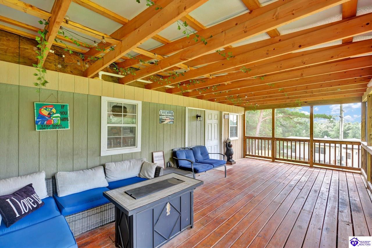 661 Pine Hurst Bay Property Photo 6