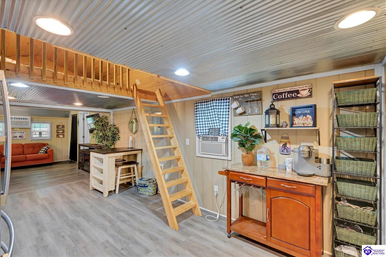 661 Pine Hurst Bay Property Photo 7