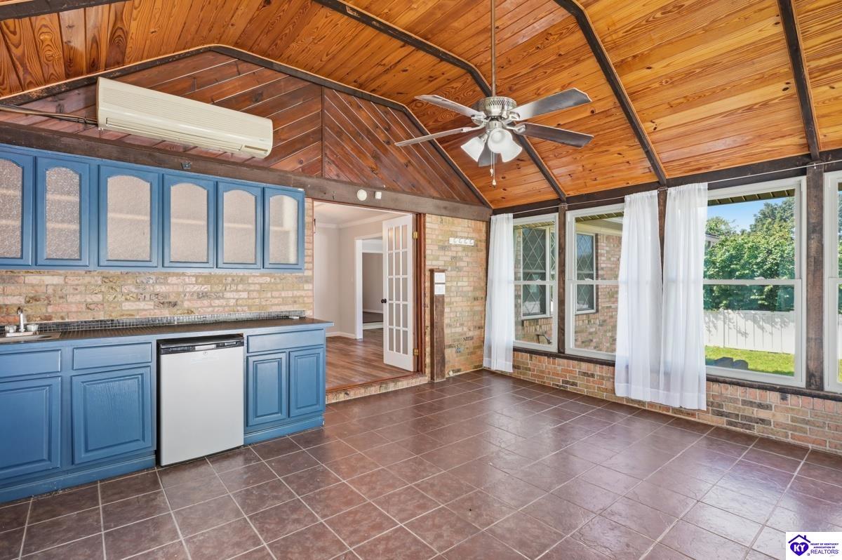 273 Manor Drive Property Photo 17