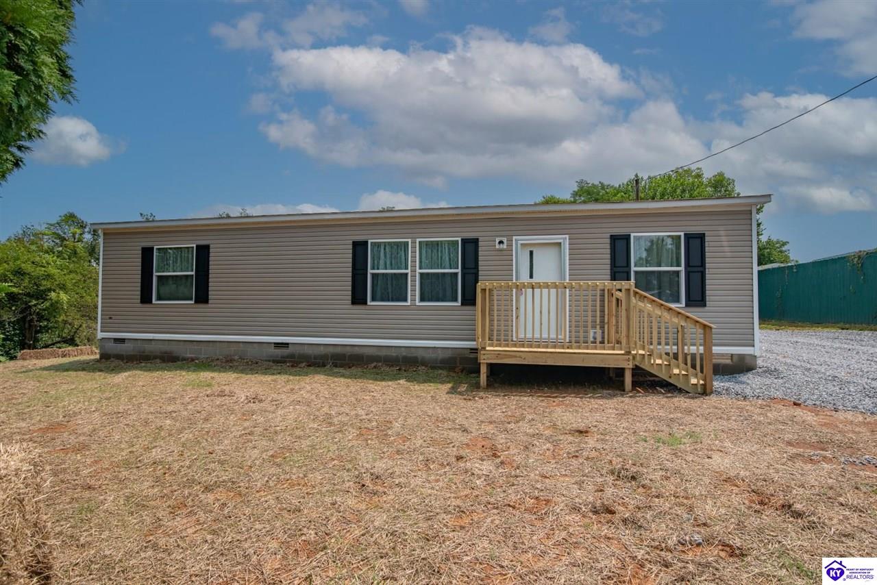 611 Bush Lane Property Photo 1