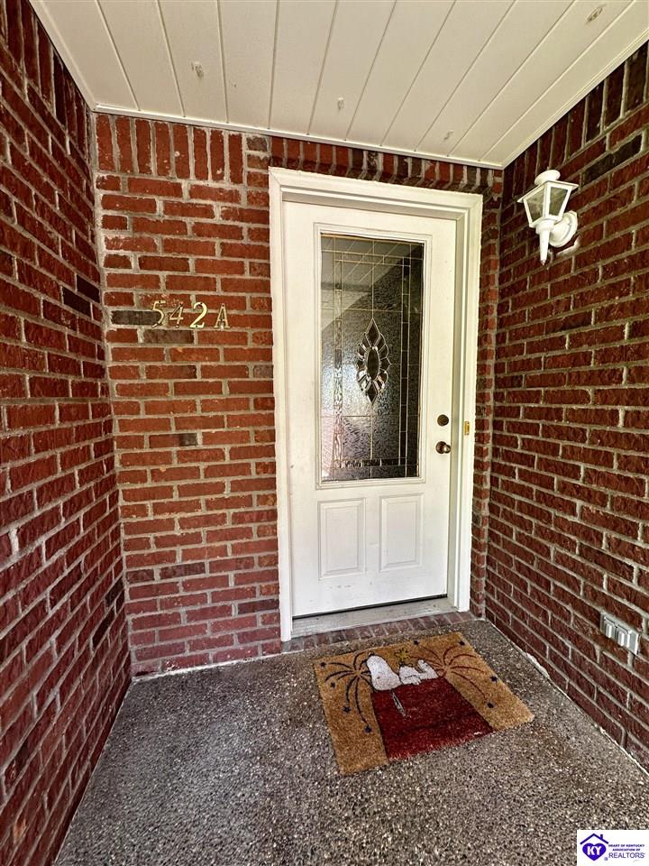 542a Hillcrest Drive Property Photo 6