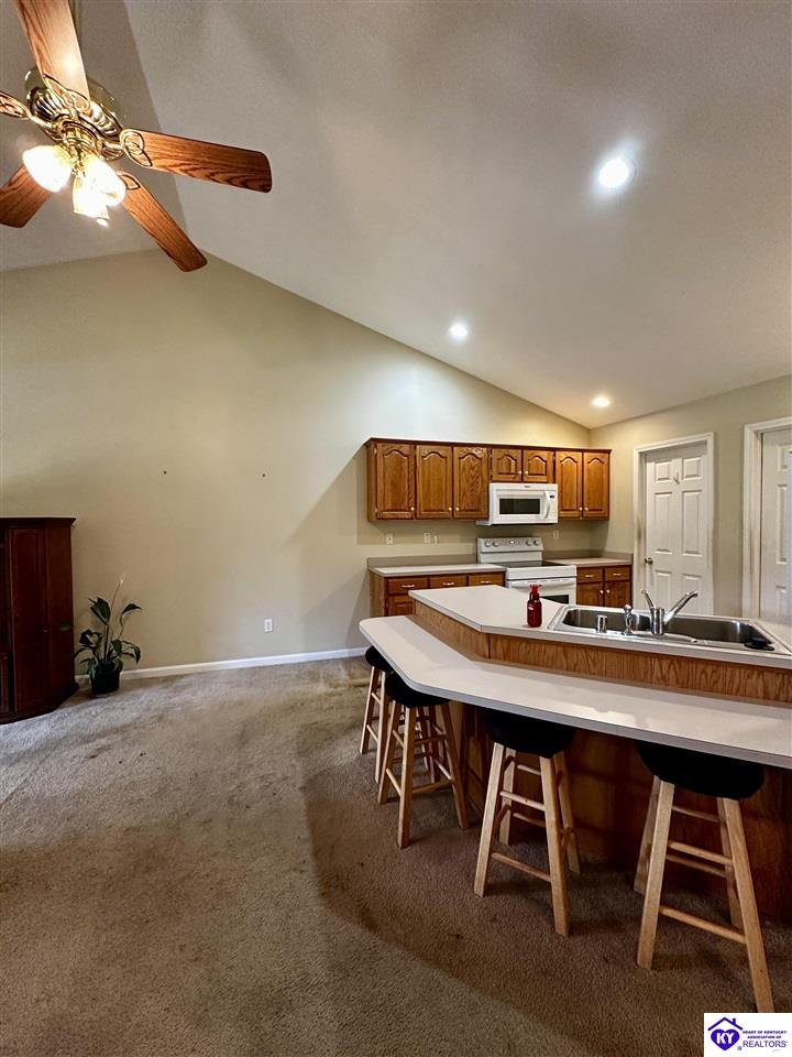 542a Hillcrest Drive Property Photo 9