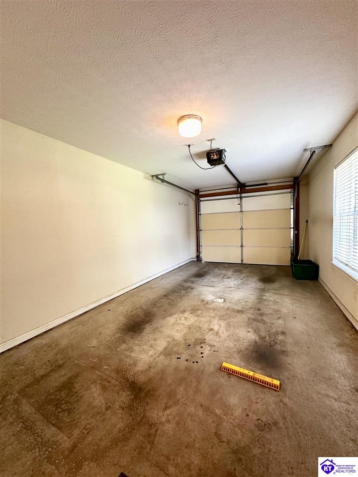 542a Hillcrest Drive Property Photo 14