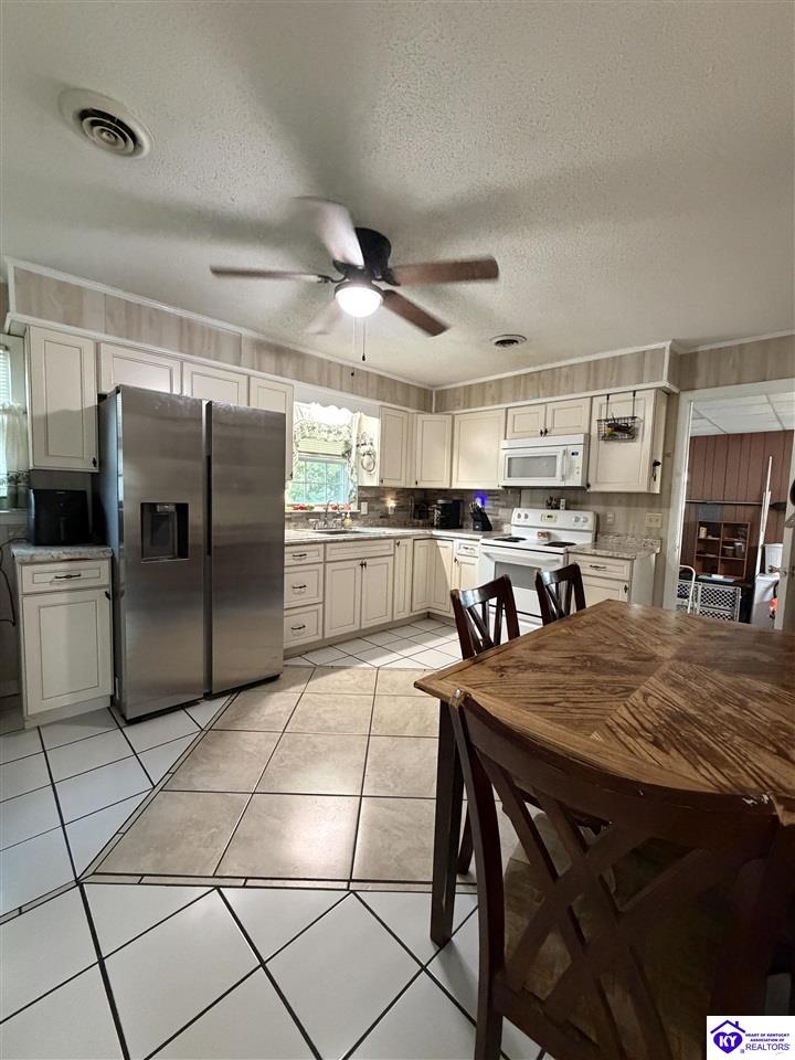 109 W Brown Street Property Photo 3