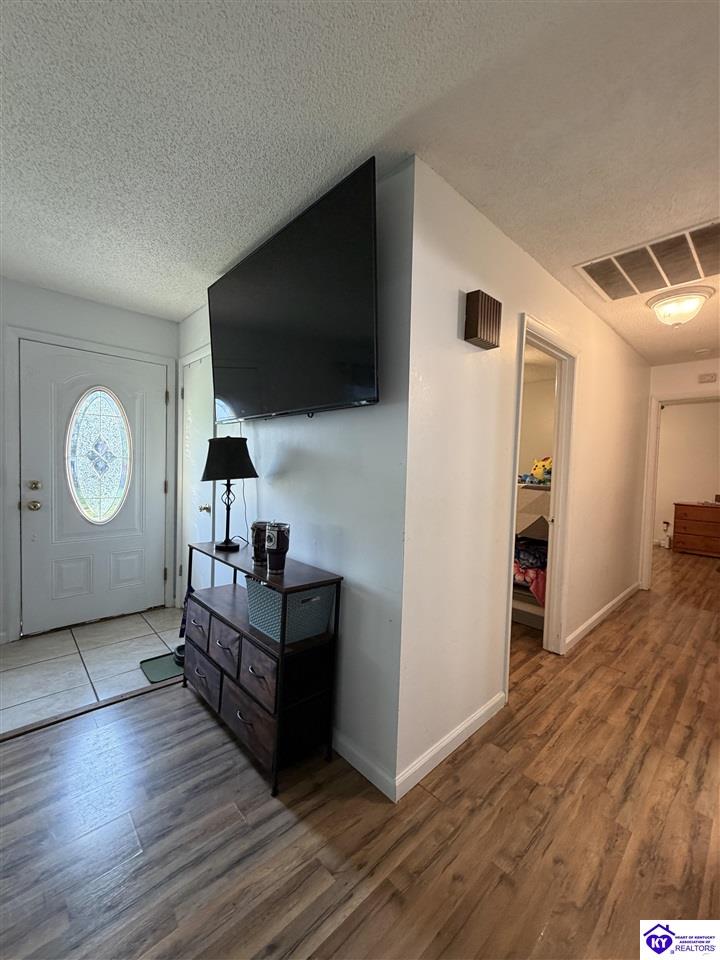 109 W Brown Street Property Photo 16