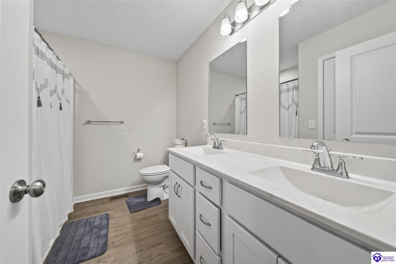 183 Molly Way Property Photo 7