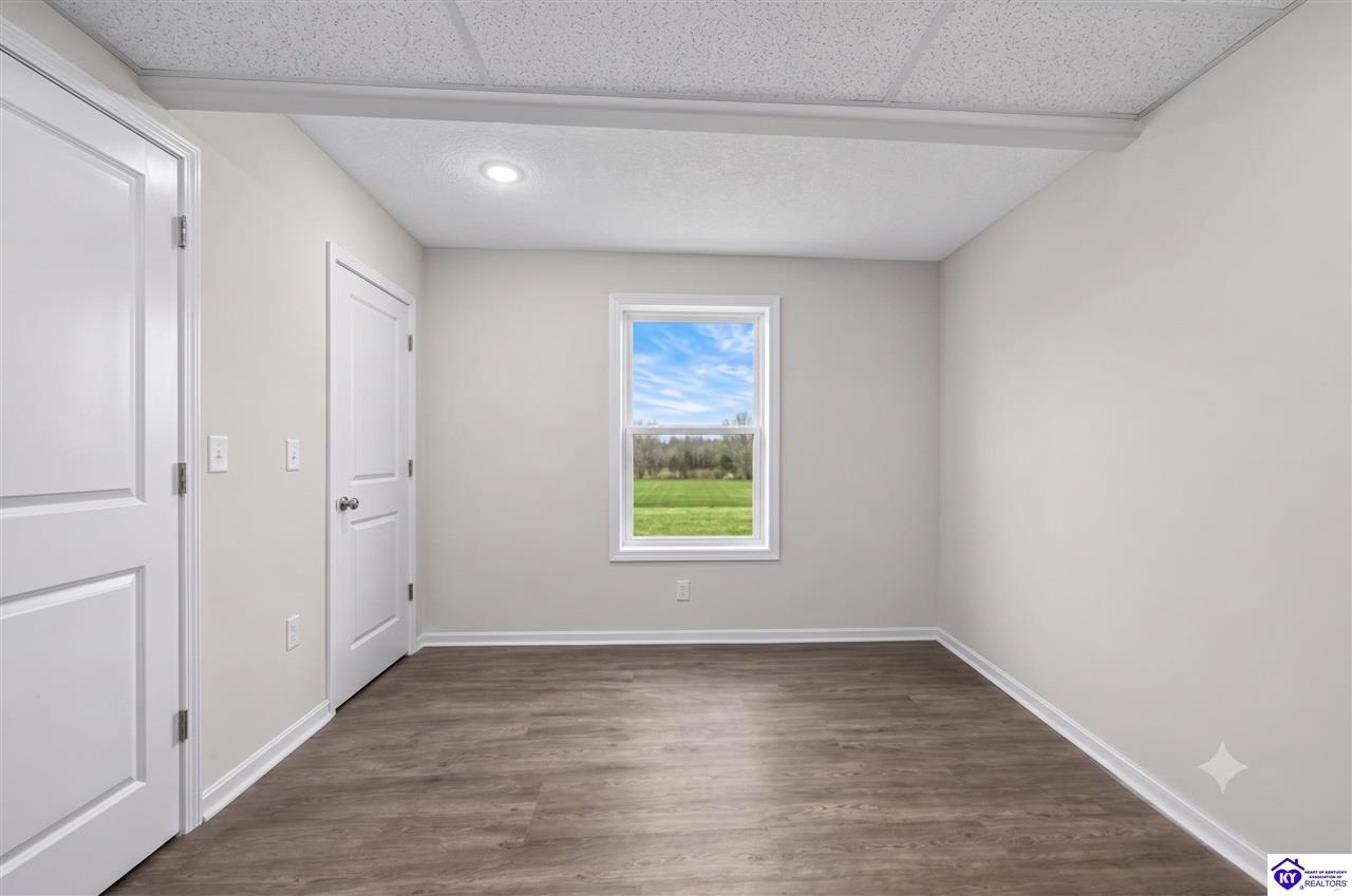 183 Molly Way Property Photo 34