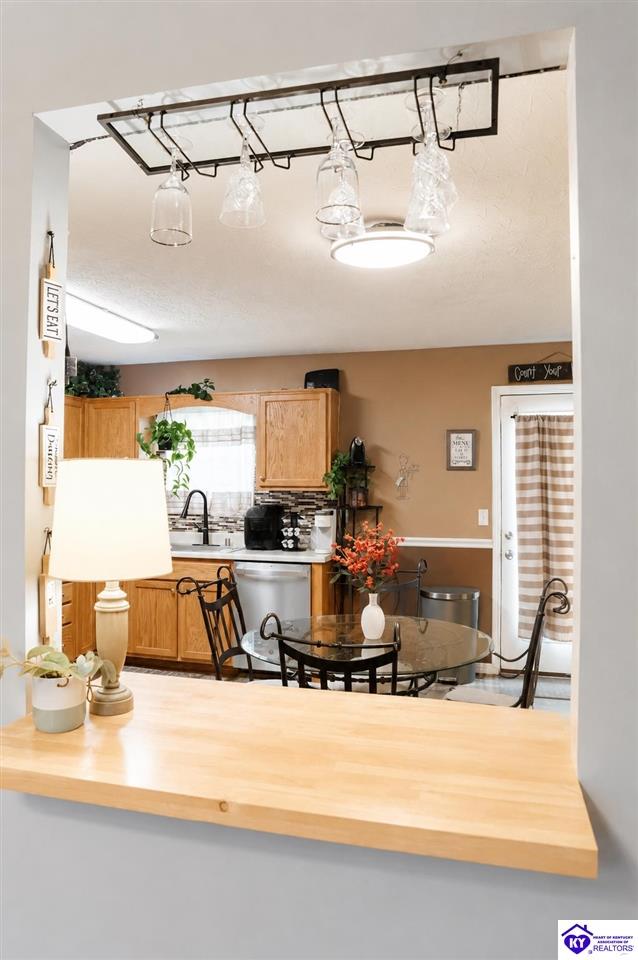 206 Vineyard Road Property Photo 8